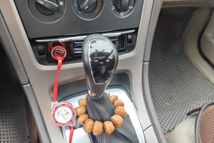Used Ford Mondeo 2013 2.3L Fashion Edition Gear Lever