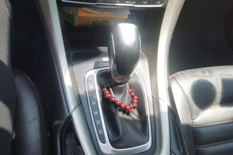 Used Ford Mondeo 2013 2.0L GTDi 200 Luxury Model Gear Lever