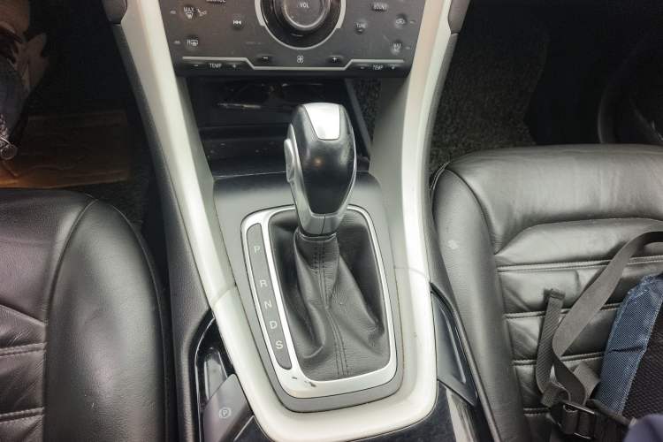 Used Ford Mondeo 2013 1.5L GTDi180 Fashion Edition Gear Lever