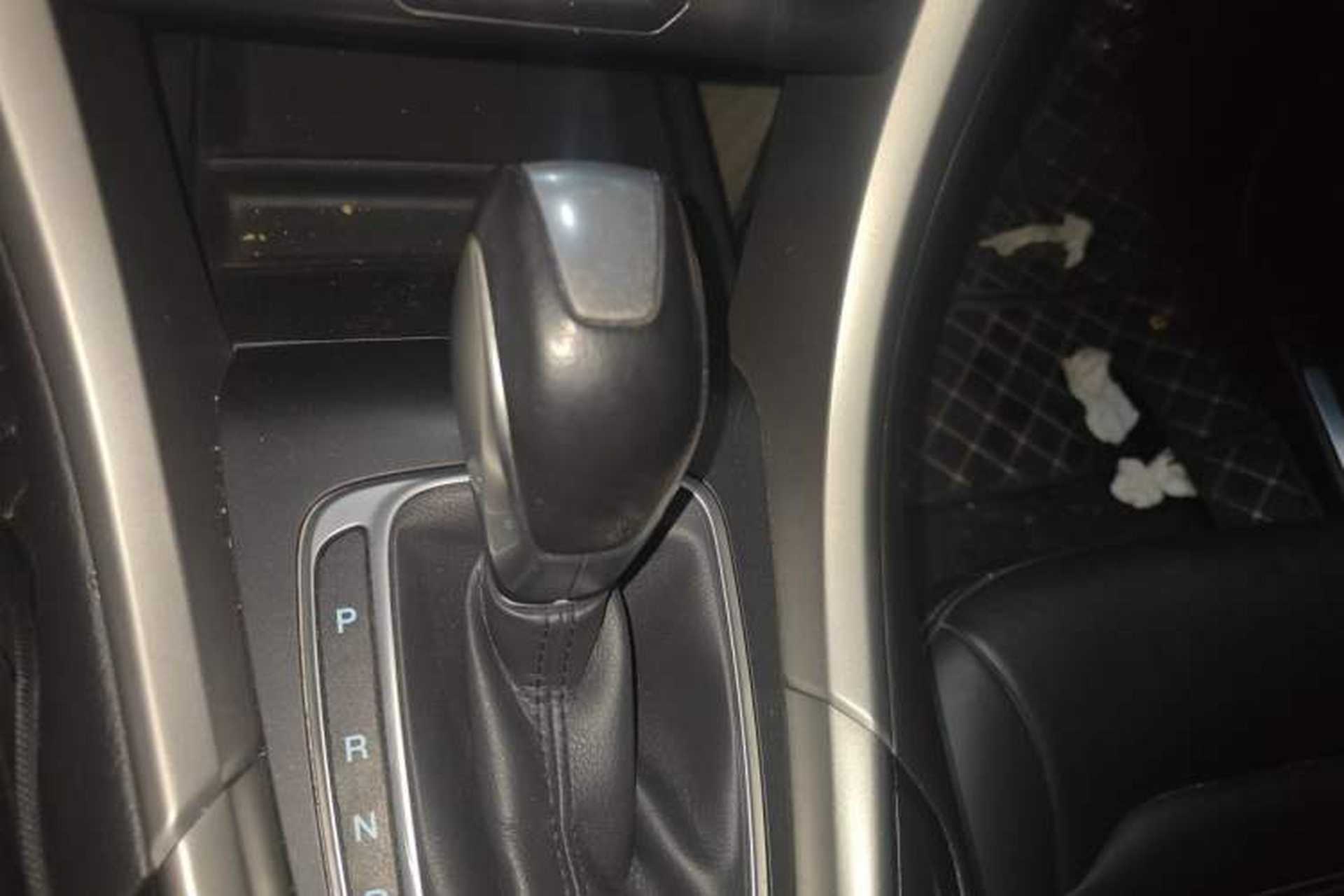 Used Ford Mondeo 2013 2.0L GTDi 200 Fashion Edition Gear Lever
