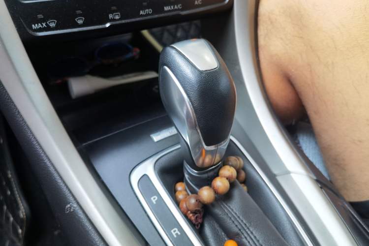 Used Ford Mondeo 2013 2.0L GTDi 200 Luxury Model Gear Lever