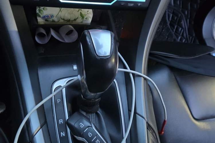 Used Ford Mondeo 2013 2.0L GTDi240 Luxury Sport Model Gear Lever
