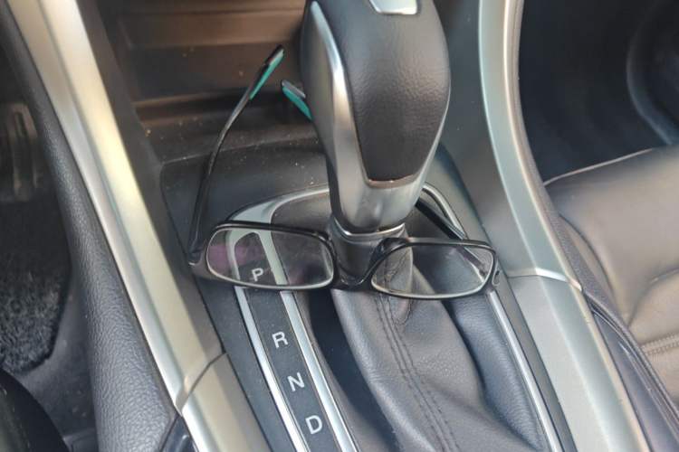 Used Ford Mondeo 2013 2.0L GTDi 200 Luxury Model Gear Lever