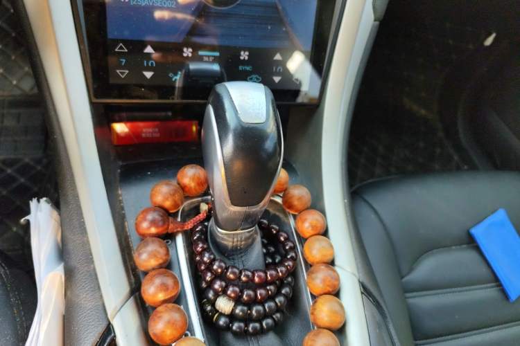 Used Ford Mondeo 2013 2.0L GTDi 200 Luxury Model Gear Lever