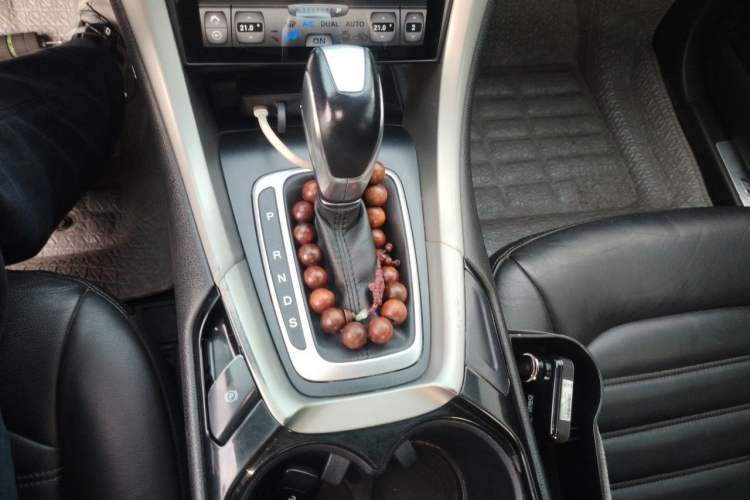 Used Ford Mondeo 2013 2.0L GTDi 200 Fashion Edition Gear Lever