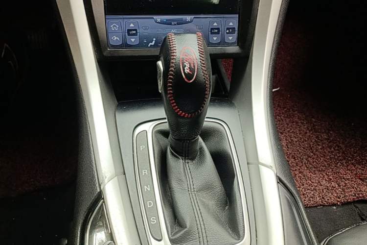 Used Ford Mondeo 2013 1.5L GTDi180 Fashion Edition Gear Lever