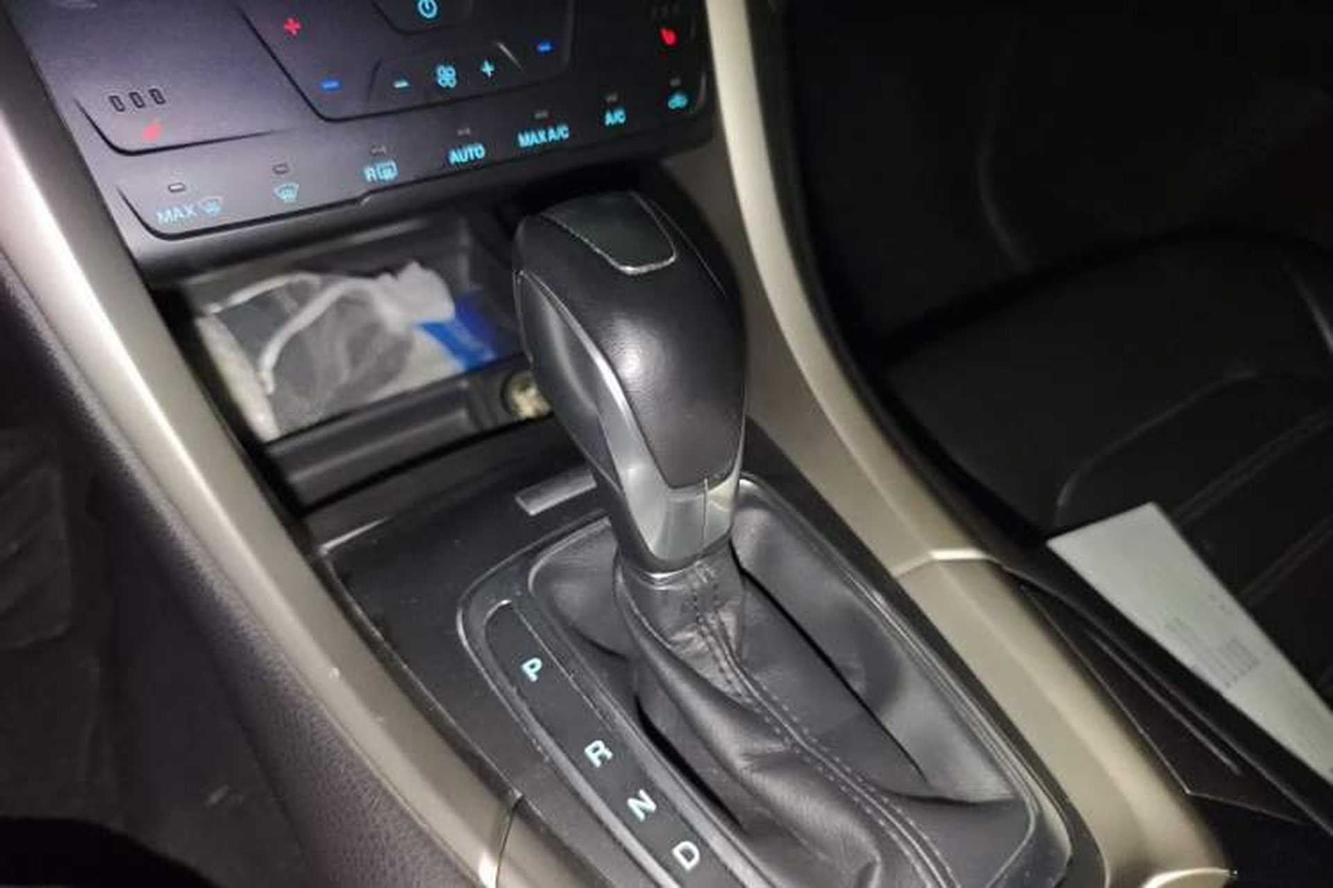 Used Ford Mondeo 2013 2.0L GTDi 200 Luxury Model Gear Lever