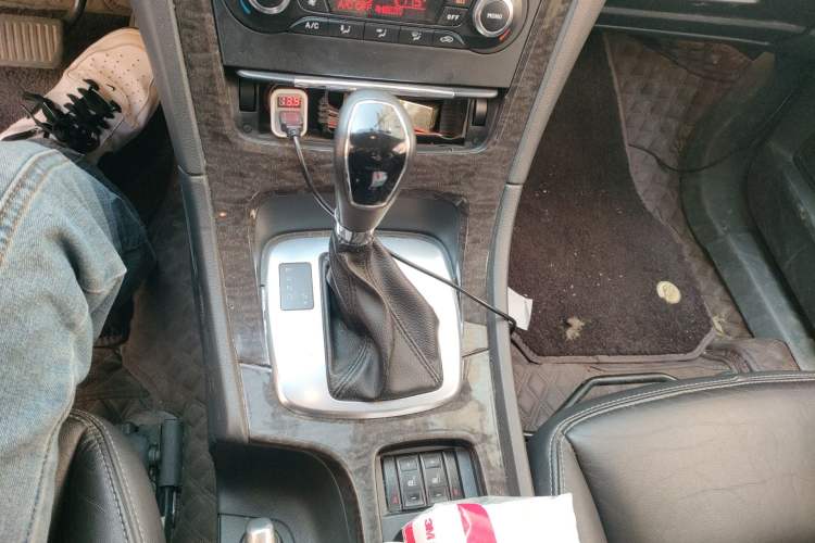 Used Ford Mondeo 2013 2.3L Luxury Model Gear Lever