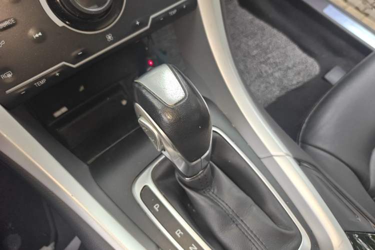 Used Ford Mondeo 2013 1.5L GTDi180 Fashion Edition Gear Lever