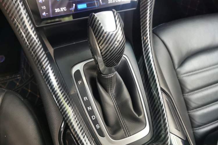 Used Ford Mondeo 2013 2.0L GTDi 200 Fashion Edition Gear Lever