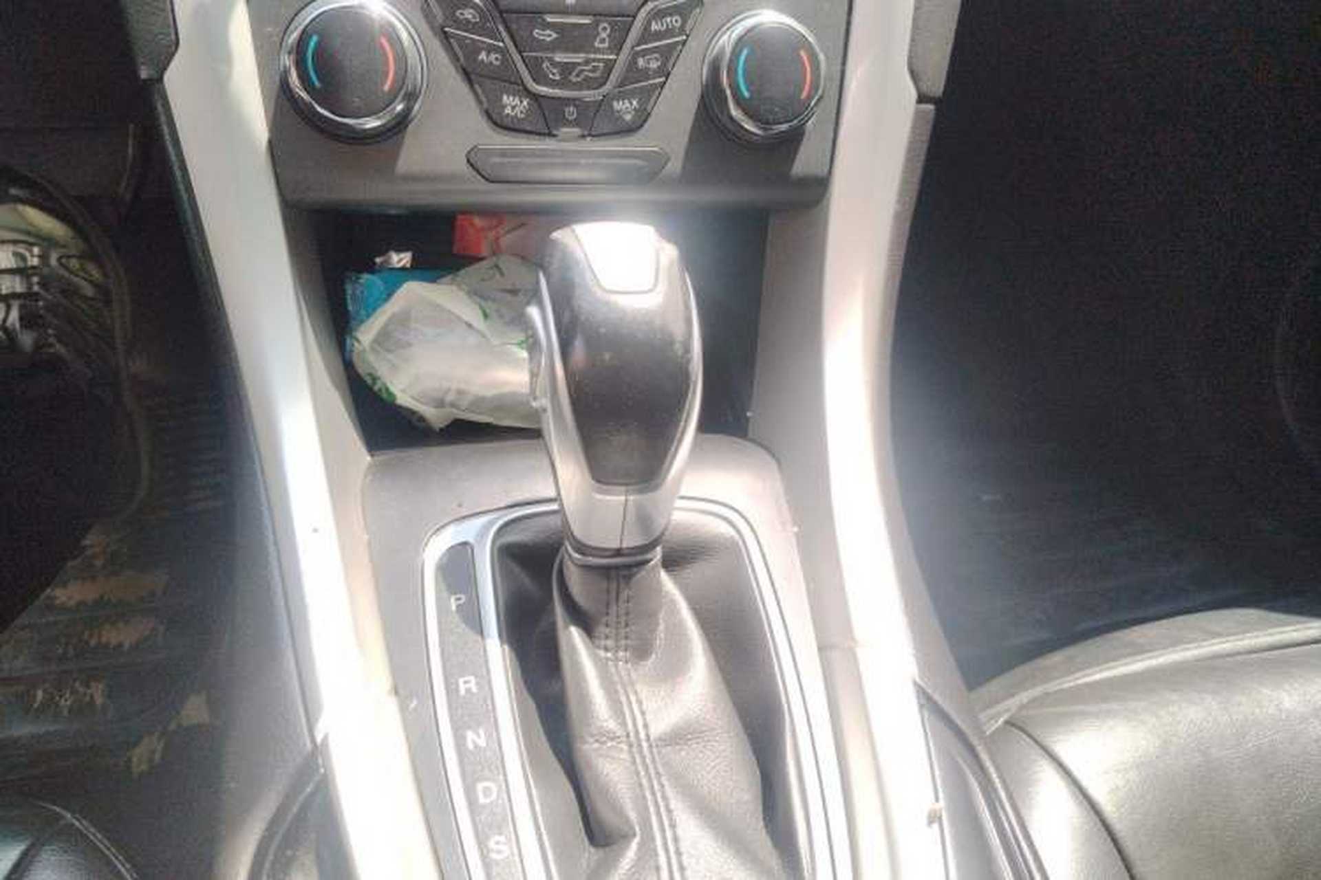 Used Ford Mondeo 2013 1.5L GTDi180 Fashion Edition Gear Lever