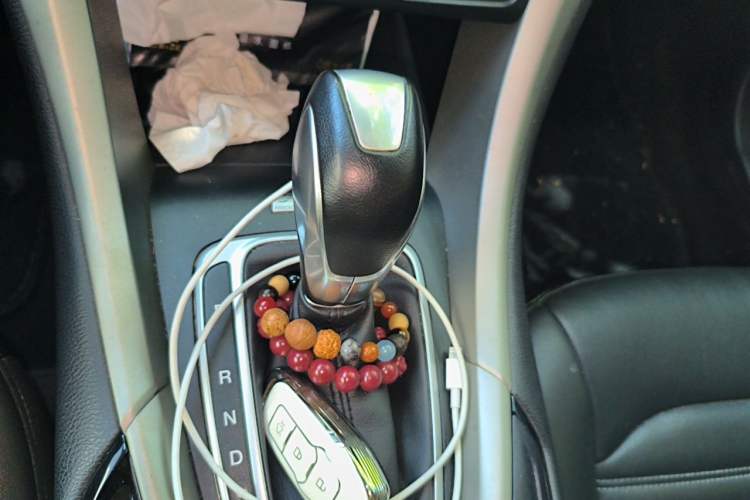 Used Ford Mondeo 2013 2.0L GTDi 200 Luxury Model Gear Lever