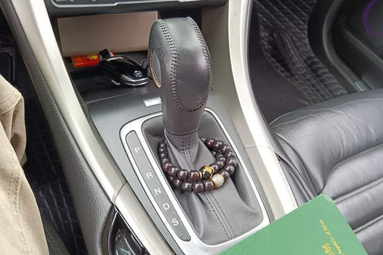 Used Ford Mondeo 2013 2.0L GTDi 200 Luxury Model Gear Lever