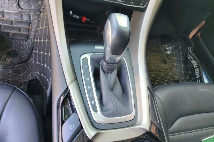 Used Ford Mondeo 2013 2.0L GTDi 200 Luxury Model Gear Lever