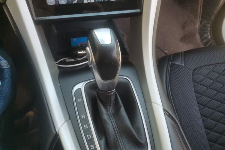 Used Ford Mondeo 2013 1.5L GTDi180 Fashion Edition Gear Lever