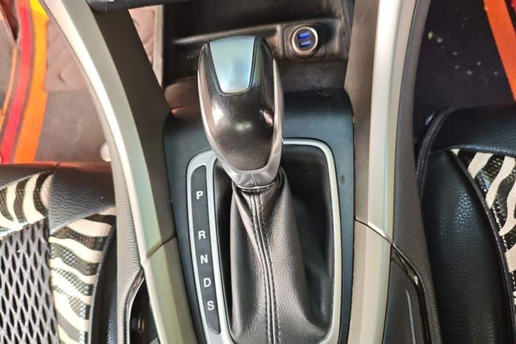 Used Ford Mondeo 2013 2.0L GTDi 200 Fashion Edition Gear Lever