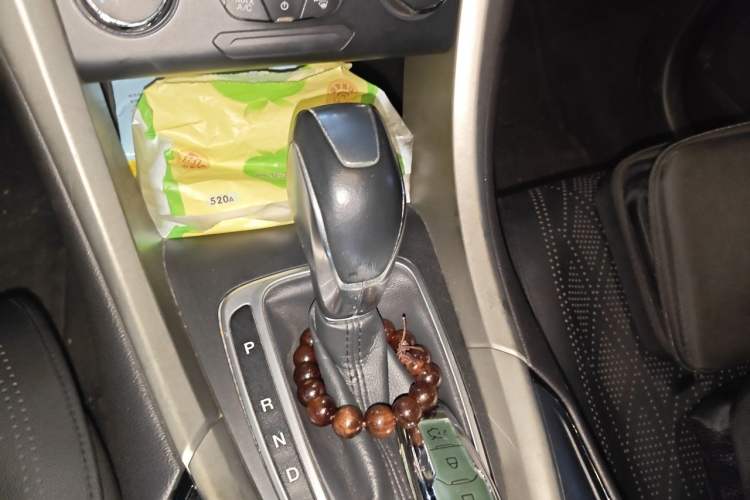 Used Ford Mondeo 2013 2.0L GTDi 200 Fashion Edition Gear Lever