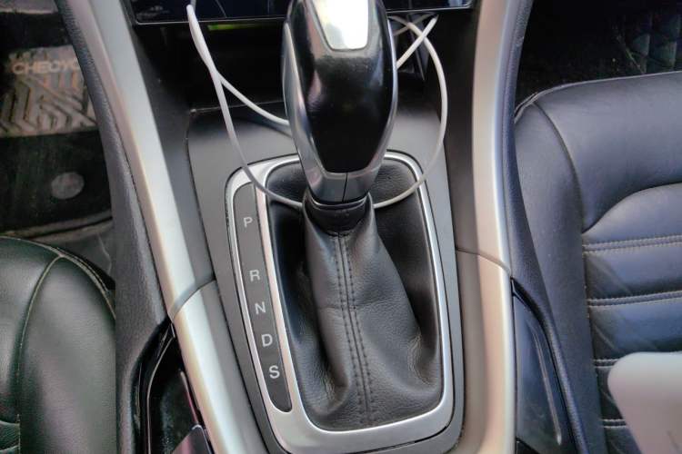 Used Ford Mondeo 2013 2.0L GTDi 200 Fashion Edition Gear Lever