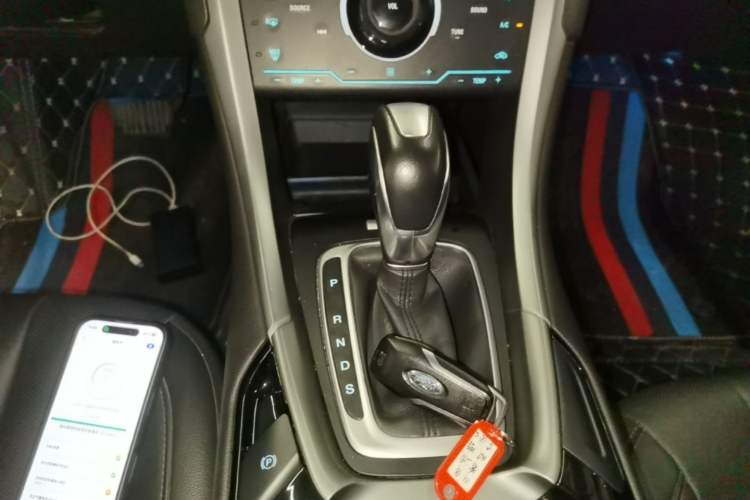 Used Ford Mondeo 2013 2.0L GTDi240 Luxury Sport Model Gear Lever