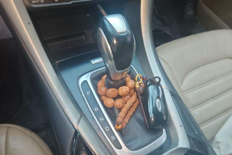 Used Ford Mondeo 2013 2.0L GTDi 200 Fashion Edition Gear Lever