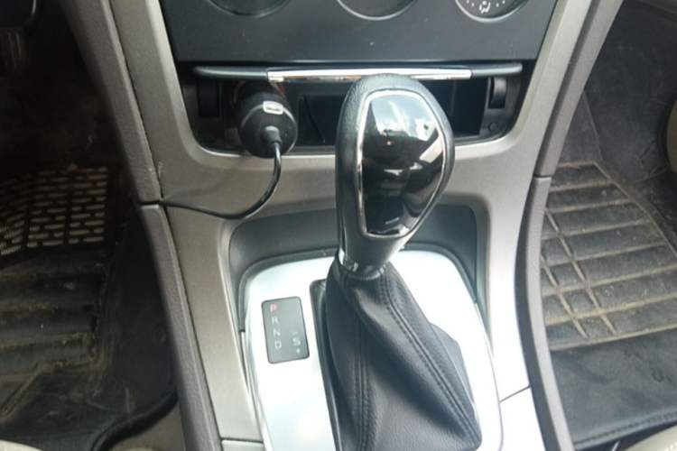 Used Ford Mondeo 2013 2.3L Fashion Edition Gear Lever