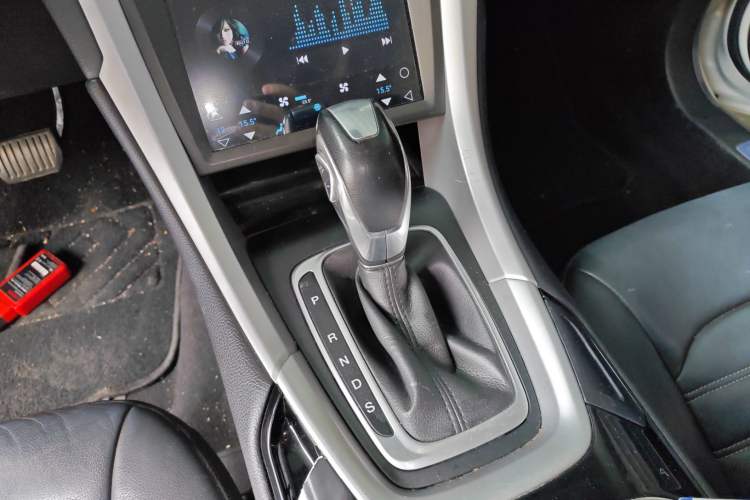 Used Ford Mondeo 2013 1.5L GTDi180 Fashion Edition Gear Lever