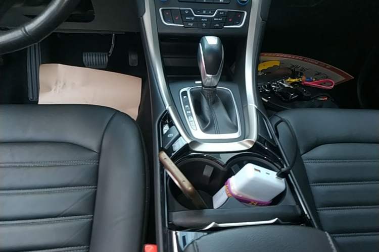 Used Ford Mondeo 2013 2.0L GTDi 200 Luxury Model Gear Lever