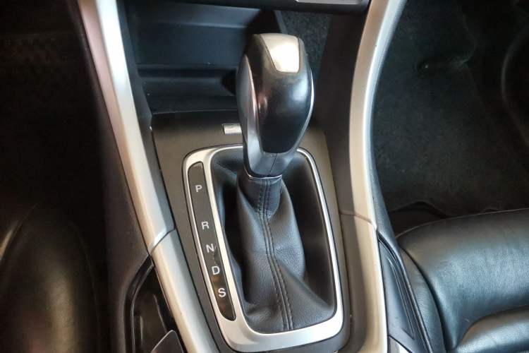 Used Ford Mondeo 2013 2.0L GTDi 200 Luxury Model Gear Lever