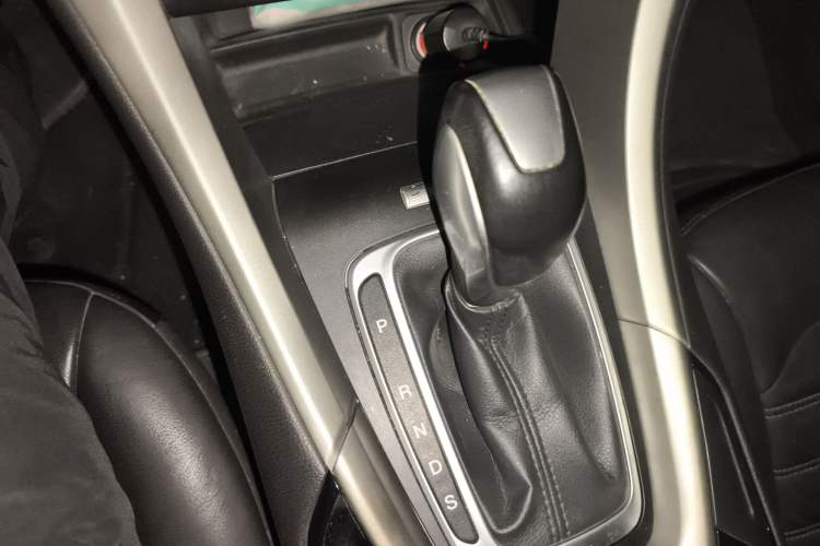 Used Ford Mondeo 2013 2.0L GTDi 200 Fashion Edition Gear Lever