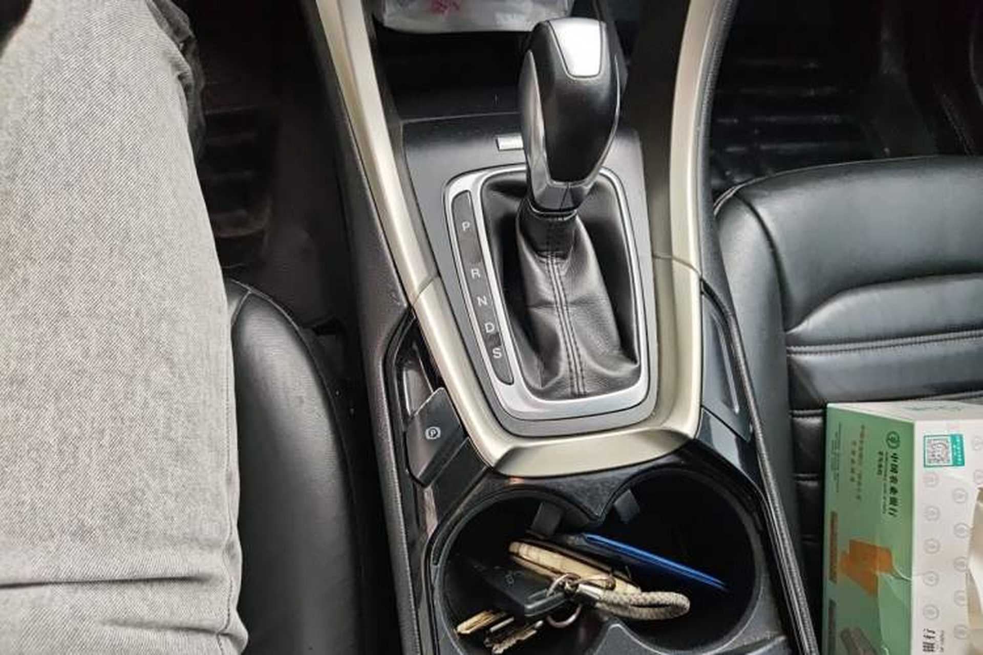 Used Ford Mondeo 2013 2.0L GTDi 200 Luxury Model Gear Lever
