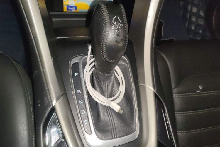 Used Ford Mondeo 2013 2.0L GTDi 200 Luxury Model Gear Lever
