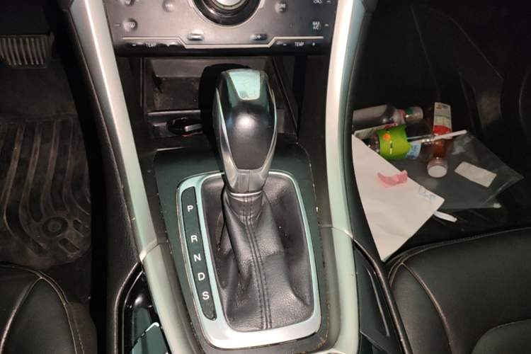Used Ford Mondeo 2013 2.0L GTDi 200 Fashion Edition Gear Lever