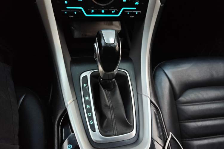 Used Ford Mondeo 2013 1.5L GTDi180 Fashion Edition Gear Lever