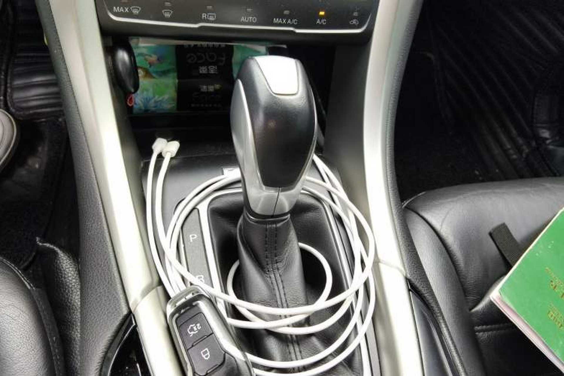 Used Ford Mondeo 2013 2.0L GTDi 200 Luxury Model Gear Lever