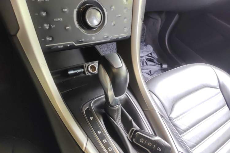 Used Ford Mondeo 2013 2.0L GTDi 200 Fashion Edition Gear Lever