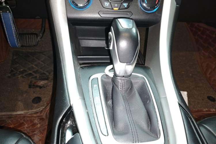 Used Ford Mondeo 2013 1.5L GTDi180 Fashion Edition Gear Lever