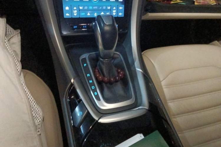 Used Ford Mondeo 2013 2.0L GTDi 200 Fashion Edition Gear Lever