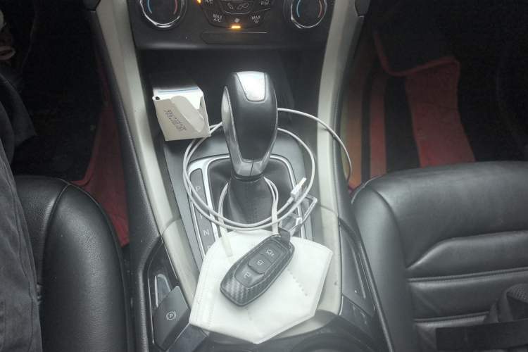 Used Ford Mondeo 2013 2.0L GTDi 200 Fashion Edition Gear Lever