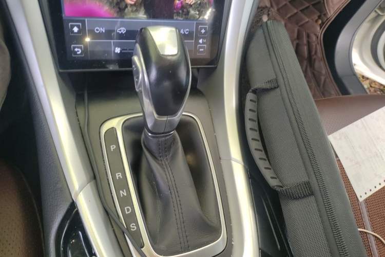 Used Ford Mondeo 2013 1.5L GTDi180 Fashion Edition Gear Lever