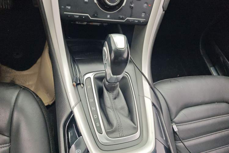 Used Ford Mondeo 2013 1.5L GTDi180 Fashion Edition Gear Lever