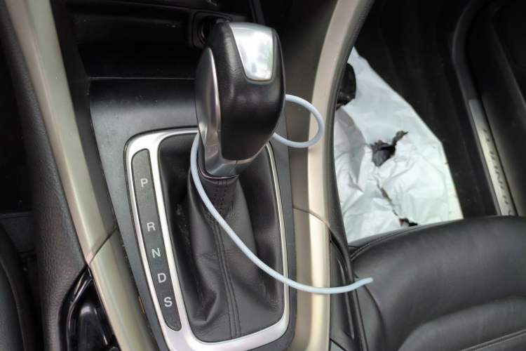 Used Ford Mondeo 2013 2.0L GTDi 200 Fashion Edition Gear Lever