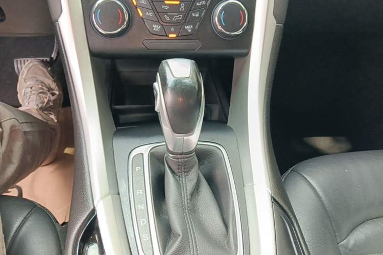 Used Ford Mondeo 2013 1.5L GTDi180 Fashion Edition Gear Lever