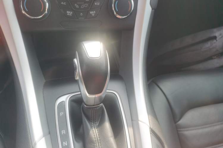 Used Ford Mondeo 2013 1.5L GTDi180 Fashion Edition Gear Lever