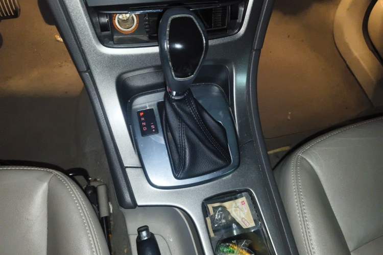 Used Ford Mondeo 2013 2.3L Fashion Edition Gear Lever