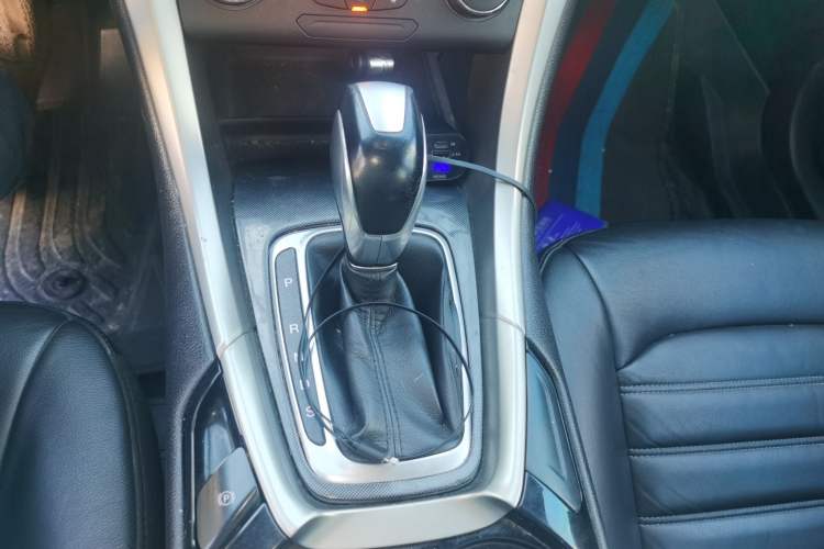 Used Ford Mondeo 2013 2.0L GTDi 200 Fashion Edition Gear Lever