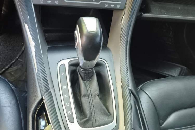 Used Ford Mondeo 2013 1.5L GTDi180 Fashion Edition Gear Lever