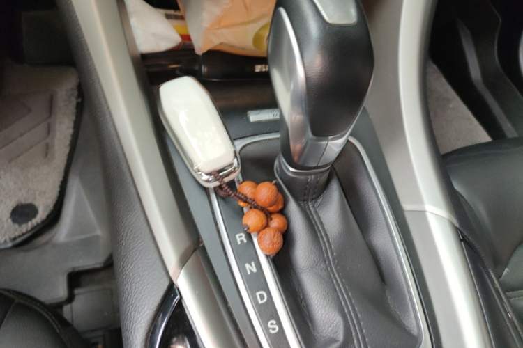 Used Ford Mondeo 2013 2.0L GTDi 200 Luxury Model Gear Lever