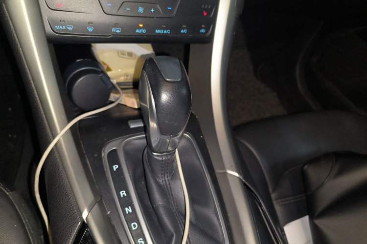 Used Ford Mondeo 2013 2.0L GTDi 200 Luxury Model Gear Lever