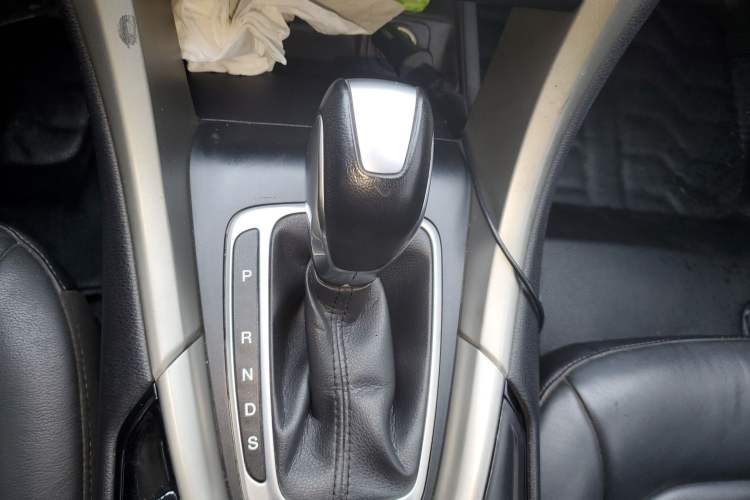 Used Ford Mondeo 2013 2.0L GTDi 200 Fashion Edition Gear Lever