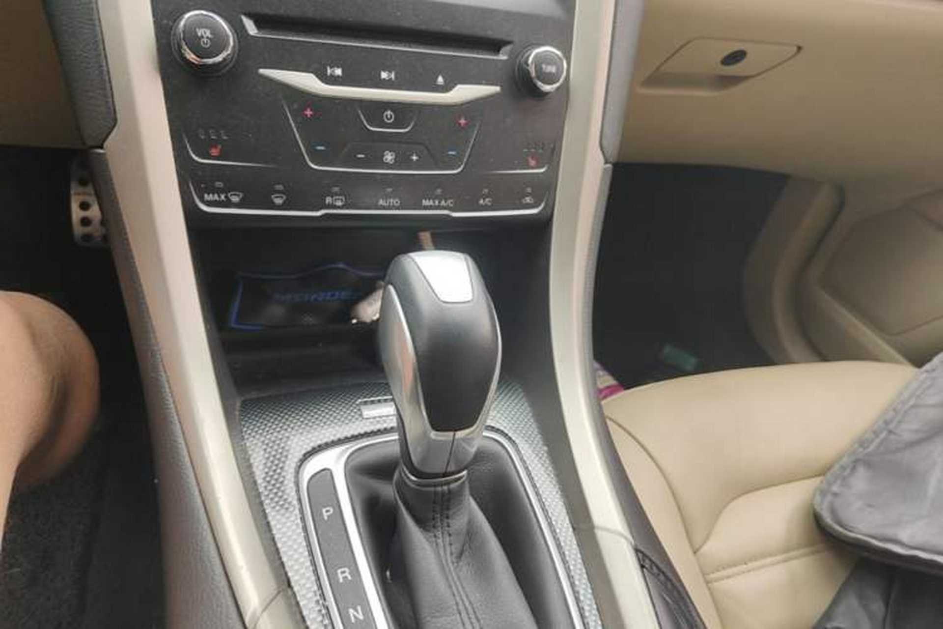 Used Ford Mondeo 2013 2.0L GTDi 200 Luxury Model Gear Lever